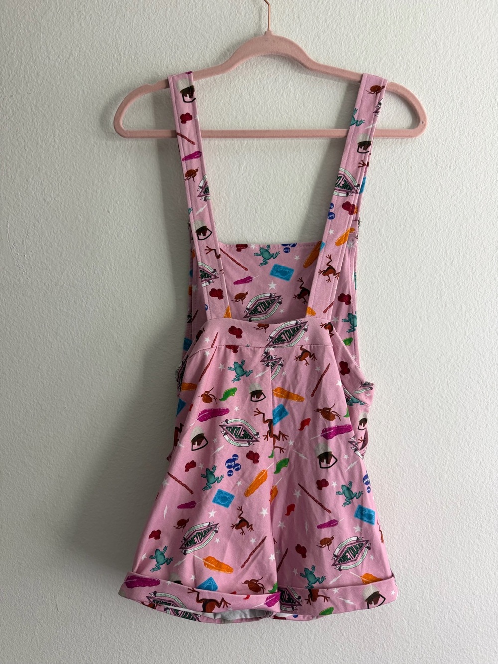 Cakeworthy Womens Honeydukes Harry Potter Pink Printed Overall Romper NWT - Picture 3 of 4